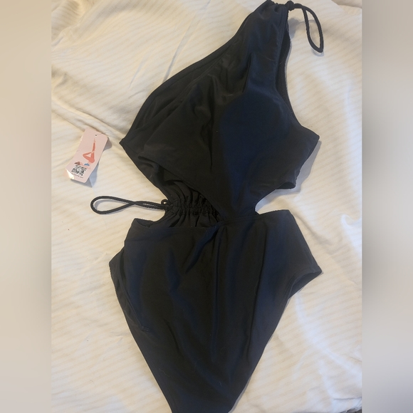 FREE W/ PURCHASE NWT one shoulder monokini sz M - Picture 2 of 2